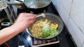 榨菜蛋炒饭的做法步骤：7