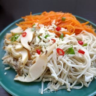 胡萝卜金针菇拌鲍鱼的做法步骤：15