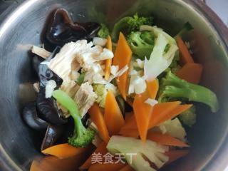 木耳腐竹拌西蓝花的做法步骤：7