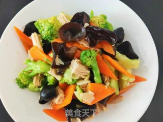 木耳腐竹拌西蓝花的做法步骤：10