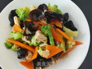 木耳腐竹拌西蓝花的做法步骤：11