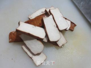 彩椒炒香干的做法步骤：2