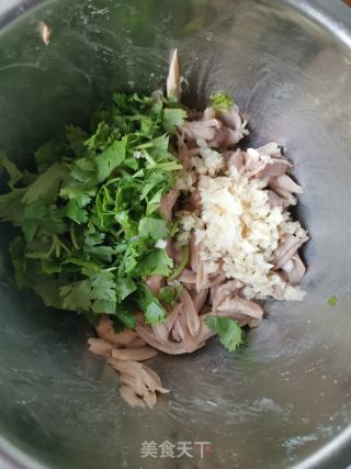红油手撕鸡腿的做法步骤：5