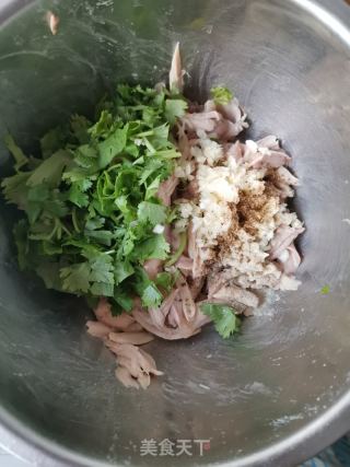 红油手撕鸡腿的做法步骤：6