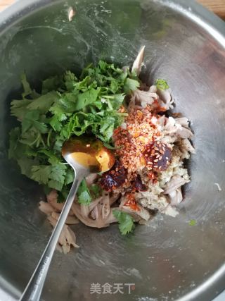 红油手撕鸡腿的做法步骤：8