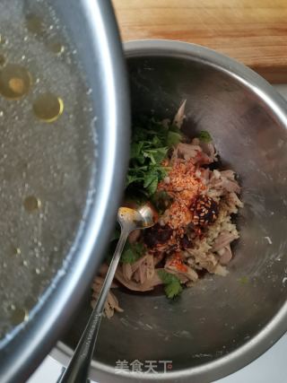 红油手撕鸡腿的做法步骤：9