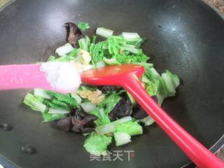 黑木耳鸡蛋炒毛毛菜的做法步骤：8