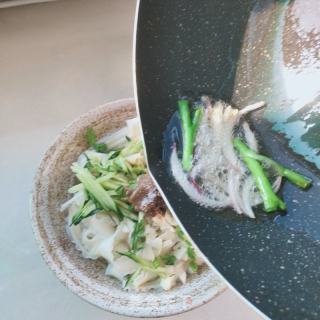 鸡排拌刀削面的做法步骤：10