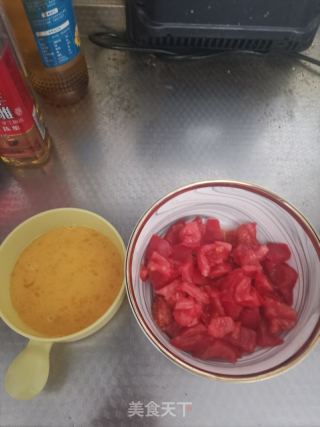 西红柿鸡蛋拌面的做法步骤：2