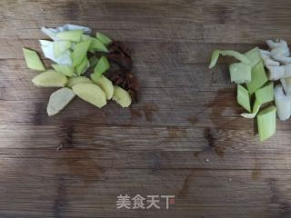 红烧带鱼的做法步骤：2