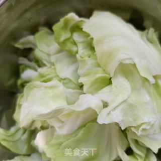 甘蓝拌鸡胸肉的做法步骤：1