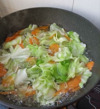 甘蓝拌鸡胸肉的做法步骤：3