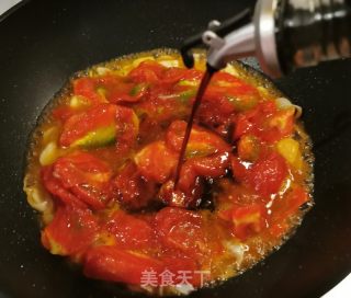 番茄汁焖黄鱼块的做法步骤：5