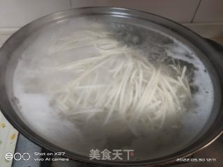 紫菜青菜酸辣面的做法步骤：2