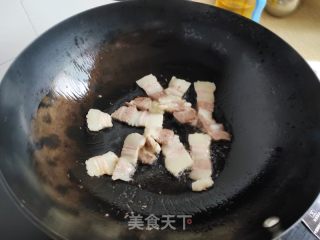 回锅肉炒黄瓜的做法步骤：4