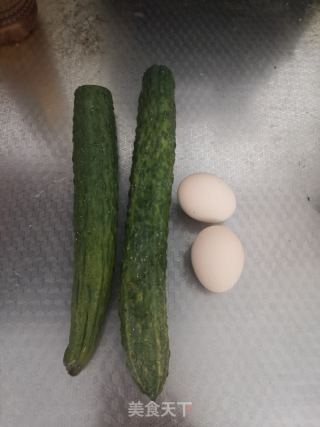 简易版黄瓜炒鸡蛋的做法步骤：1