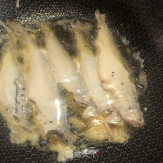 香煎油扣（黄鲫鱼）的做法步骤：7