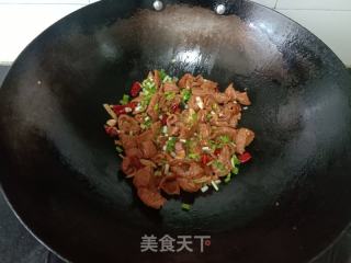葱香肥肠的做法步骤：6