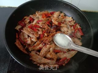 麻辣鸡翅尖的做法步骤：11
