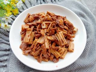 腐竹炒肉的做法步骤：7
