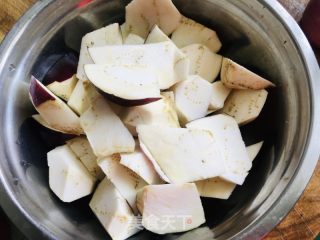 家常蒜香茄子的做法步骤：1