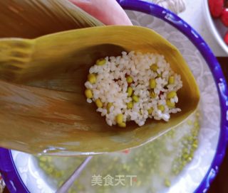 端午粽子~绿豆红枣粽的做法步骤：7