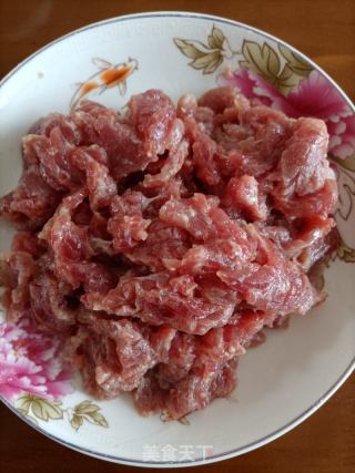 黄瓜拌牛肉的做法步骤：1