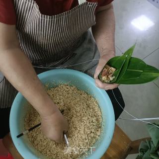 肉馅粽子的做法步骤：7