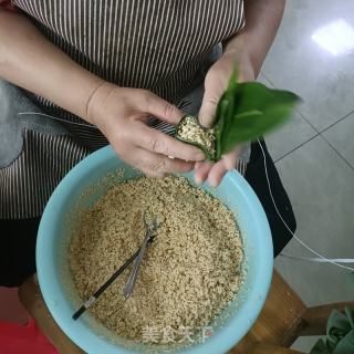 肉馅粽子的做法步骤：8