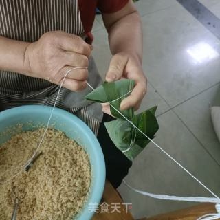 肉馅粽子的做法步骤：9
