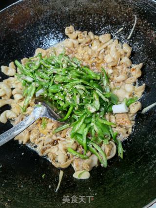 青椒爆肥肠的做法步骤：5