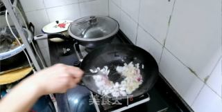 老干妈蛋炒饭的做法步骤：2