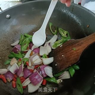 洋葱炒黄鳝的做法步骤：9