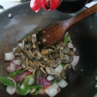 洋葱炒黄鳝的做法步骤：11