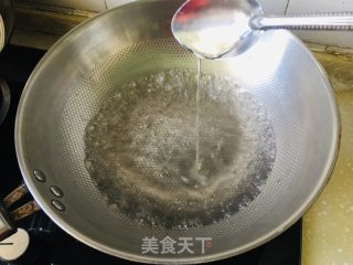 西芹炒白果的做法步骤：3