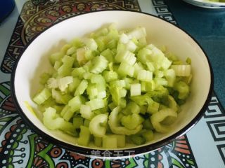 盐渍芹菜心的做法步骤：5