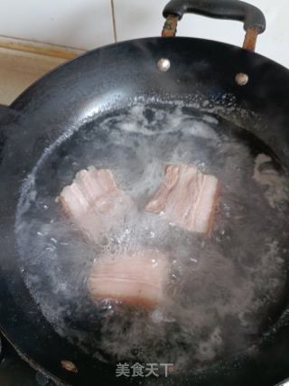 青椒回锅肉的做法步骤：2