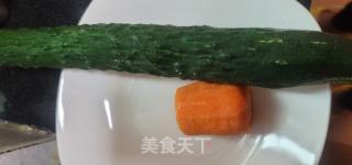 青瓜炒鹅三宝的做法步骤：2