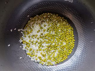 大米燕麦绿豆粥的做法步骤：4