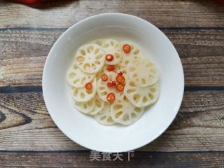 小米椒蒜泥拌莲菜的做法步骤：6