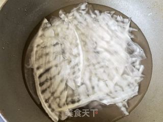 荆芥黄瓜拌粉皮的做法步骤：1