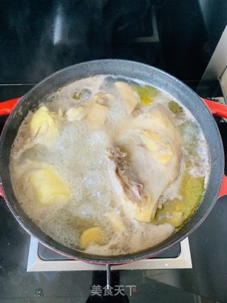 榴莲炖鸡的做法步骤：2