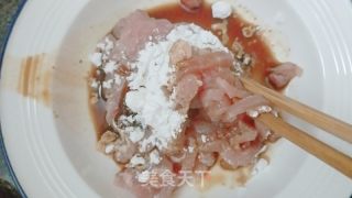 虫草花炒肉丝的做法步骤：4