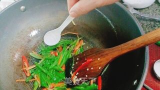 虫草花炒肉丝的做法步骤：6