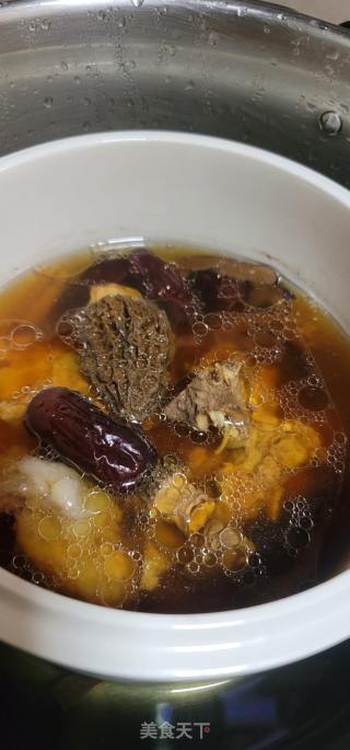 羊肚菌排骨汤的做法步骤：4