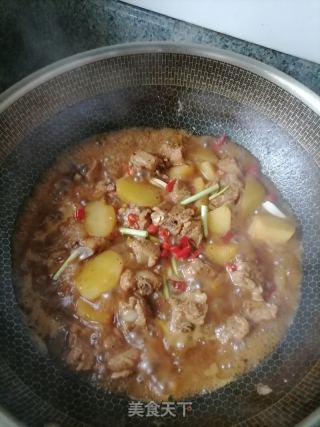 土豆烧排骨的做法步骤：7