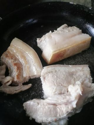 梅菜扣肉的做法步骤：4
