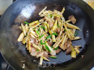小竹笋炒回锅肉的做法步骤：8