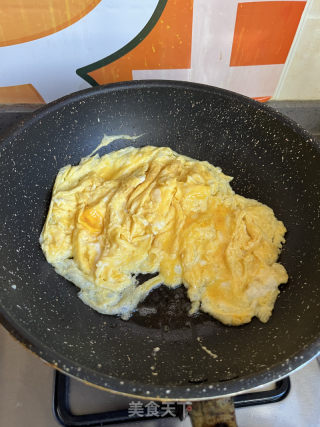 白玉菇炒鸡蛋的做法步骤：3