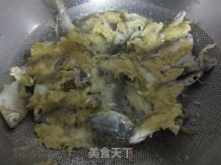 炸小鱼的做法步骤：6